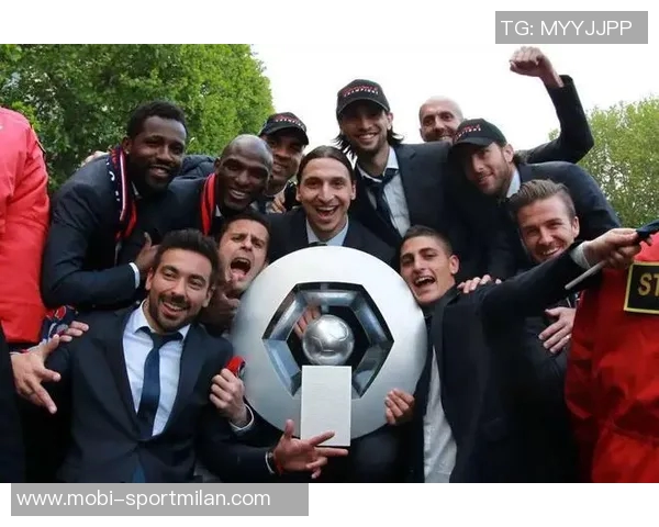 伊布与维拉蒂圣诞假期合影手表总价值超200万美元引关注